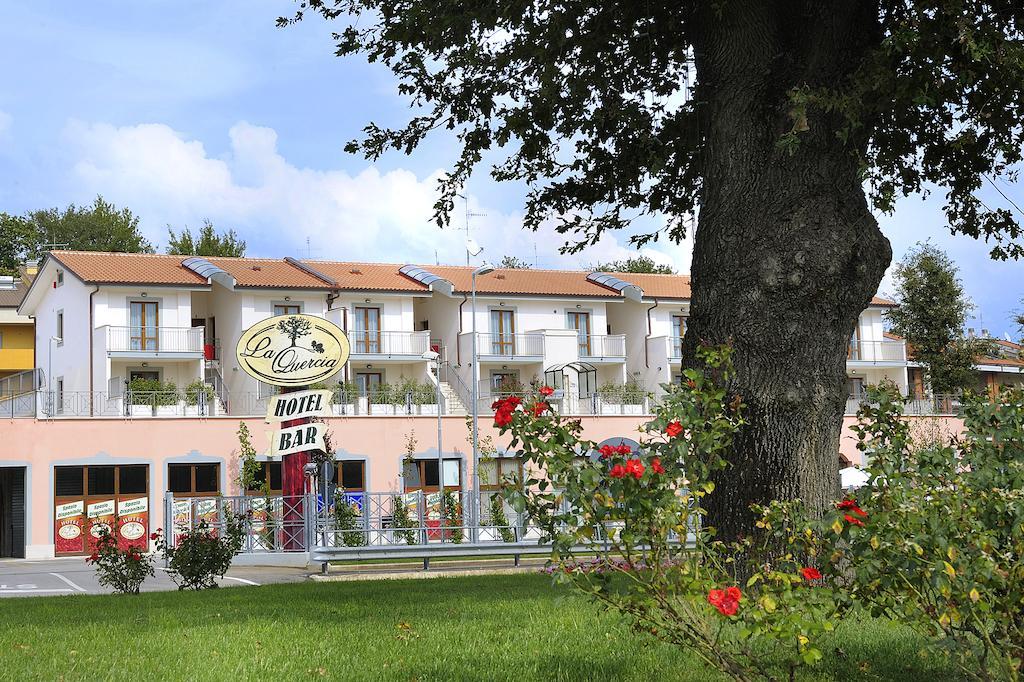 Hotel La Quercia فالمونتوني المظهر الخارجي الصورة